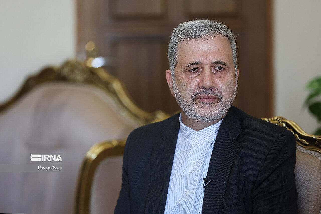 مساعد وزير الخارجية يعلن عن قرب إعادة فتح السفارتين في طهران والرياض
