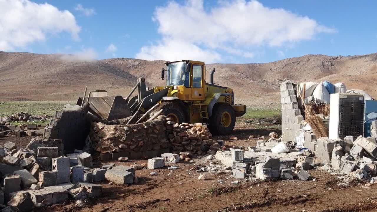 رفع تصرف 1850 متر از اراضی ملی و دولتی در ایلام