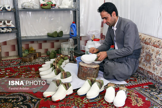 «کلاش بافی»؛ ‌رقص‌ بخیه و نخ در تار و پود فرهنگ کردستان