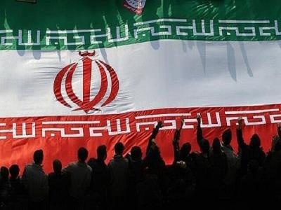ملت ایران اتحاد در مقابل دشمن را از مکتب امام حسین آموخته است