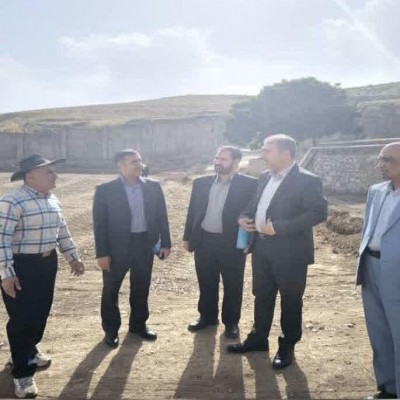 عملیات اجرایی بزرگ‌ترین چمن مصنوعی غرب کشور در سنندج آغاز شد