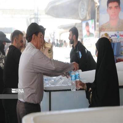 17 ایستگاه آب خنک برای زائران اربعین در مهران
