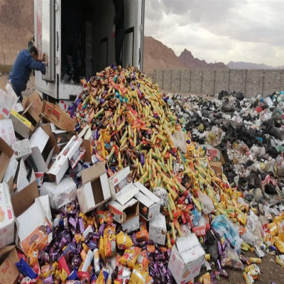 خروج 1.8 تُن مواد غذایی فاسد از چرخه مصرف در همدان