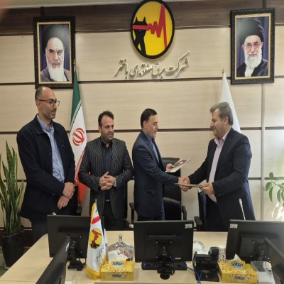 امضای تفاهم‌نامه تأمین برق پروژه نهضت ملی مسکن استان همدان