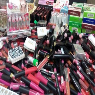 کشف 200 میلیارد ریال لوازم آرایشی و بهداشتی قاچاق در همدان