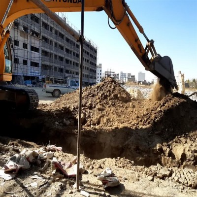 اجرای شبکه جمع‌آوری فاضلاب در مسکن ملی 480 واحدی شهرک فرهنگیان