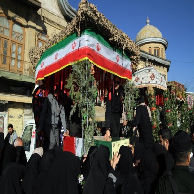 امروز باید برای شنیدن پیام شهدا گوش شنوا داشته باشیم