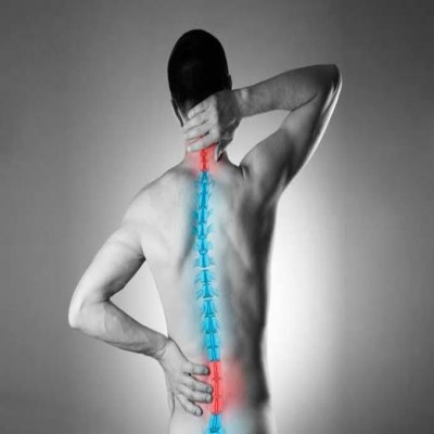 خطر پنهان کردن دردهای ستون فقرات با مسکن؛ وقتی علائم جدی نادیده گرفته می‌شوند