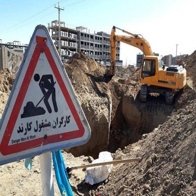 عملیات اجرایی توسعه شبکه فاضلاب «کوی پرواز» همدان آغاز شد