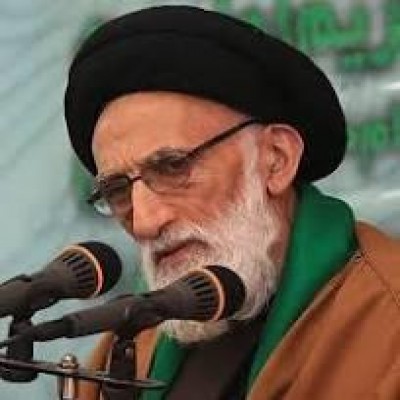 اثر فرهنگی- معنوی اقامه نماز هنرمندانه تبلیغ شود